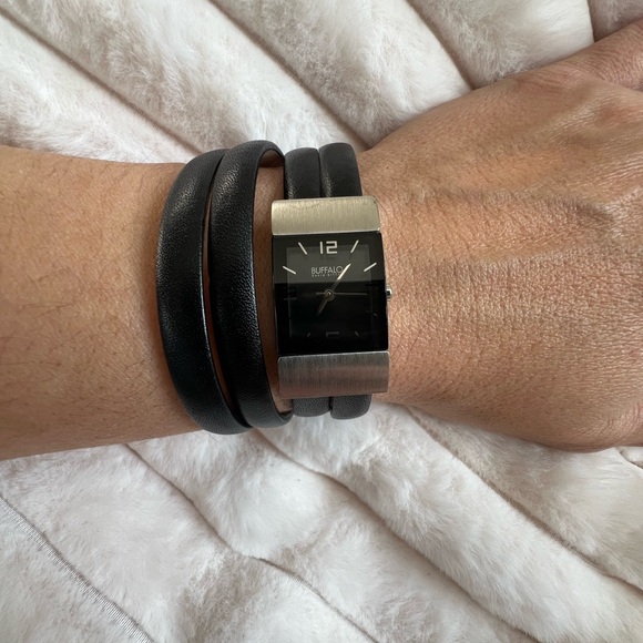 Buffalo Double Wrap Watch - Picture 5 of 11